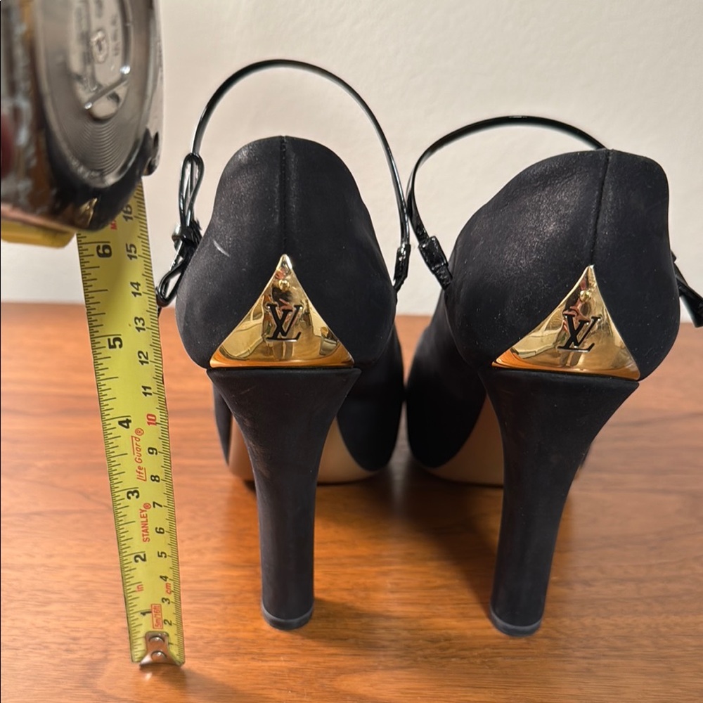 Louis Vuitton Black Heels with Platform and Rounded Toe - Picture 2 of 7